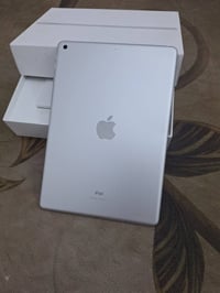 ايباد 9 الذاكره 64   للبيع السعر 300 الف  07725665280