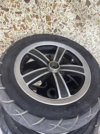 شتريد راسلني ب رسم خدمه وتوصيل موجود ب اي مكان ٠٧٧١٤٩١٤٤١٠