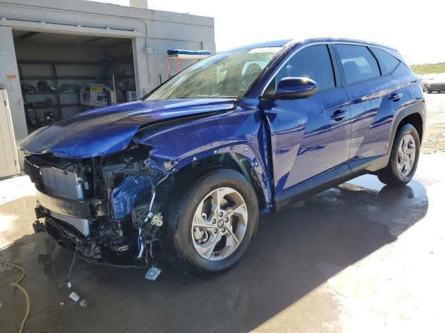 توسان موديل 2023 نص فول موصفات سياره جديده ماشيه 18الف الظربه موضحه بل صور ارباكات سالمه موجوده بل بصره الشراي يتصل سعر 180$وبيه مجال الاتصال ***********
