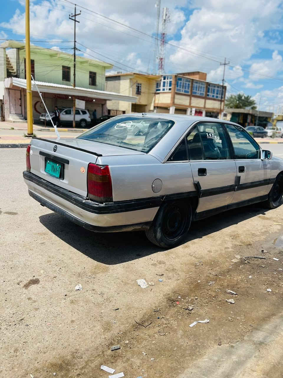 للبيع اوبل اوميكا حجم 20 كلشي شغال سيارة نضيفة رقم نينوى سعرها 22 وبيها مجال مكاني كيارة 
***********
