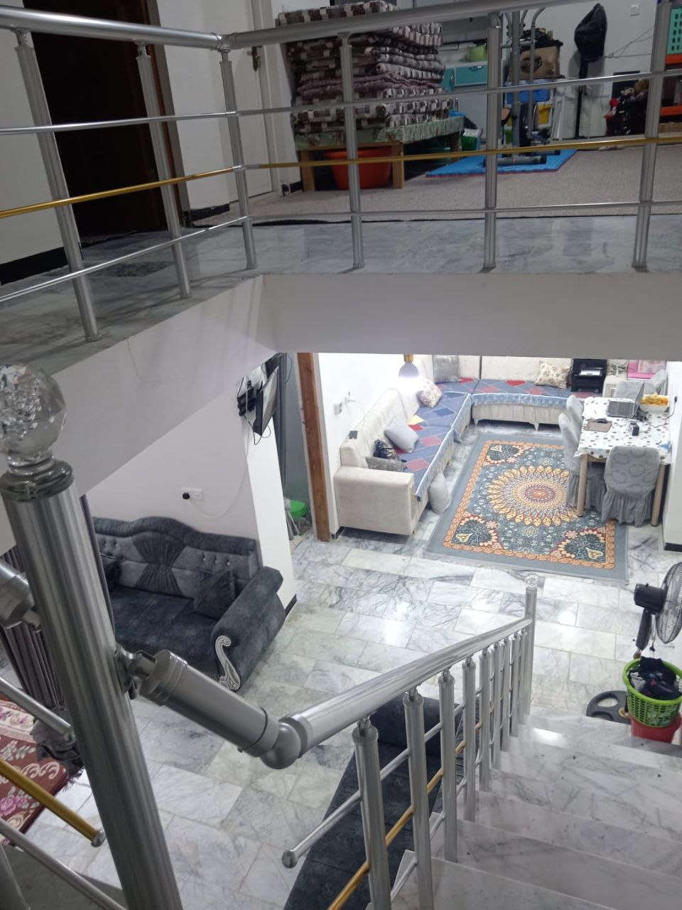 السلام عليكم
دار للبيع طابقين مع جميع الأثاث 
مجمع السلام السكني كربلاء المقدسة قرب المستشفى التركي ٢٠٠ متر المرحلة الرابعة موقع حلو بين حديقتين و قرب الجامع
الدار طابقين وليس طابق ونص
بيه اضافات وتغييرات
يحتوي علي
٣ غرف نوم وصالتين في كل طابق صالةكبيرة
٤ مجاميع صحية اجلكم الله من ( شرقي+ غربي+ حمامات )
مجموعة صحية اضافية في الطابق الثاني ( غربي+ حمام )وصالة في الطابق الثاني .
كراج مع قمرية وحديقة واستقبال ومطبخ
4 تانكيات ماء مع سخانات عدد 2 لكل طابق سخان .

السعر الكلي 180مع طلب الشركة والاثاث 

مطلوب للشركة 30التسديد الشهري 450 بالشهر

تفاصيل اكثر اتصال او مراسلة واتساب علي الرقم ***********
