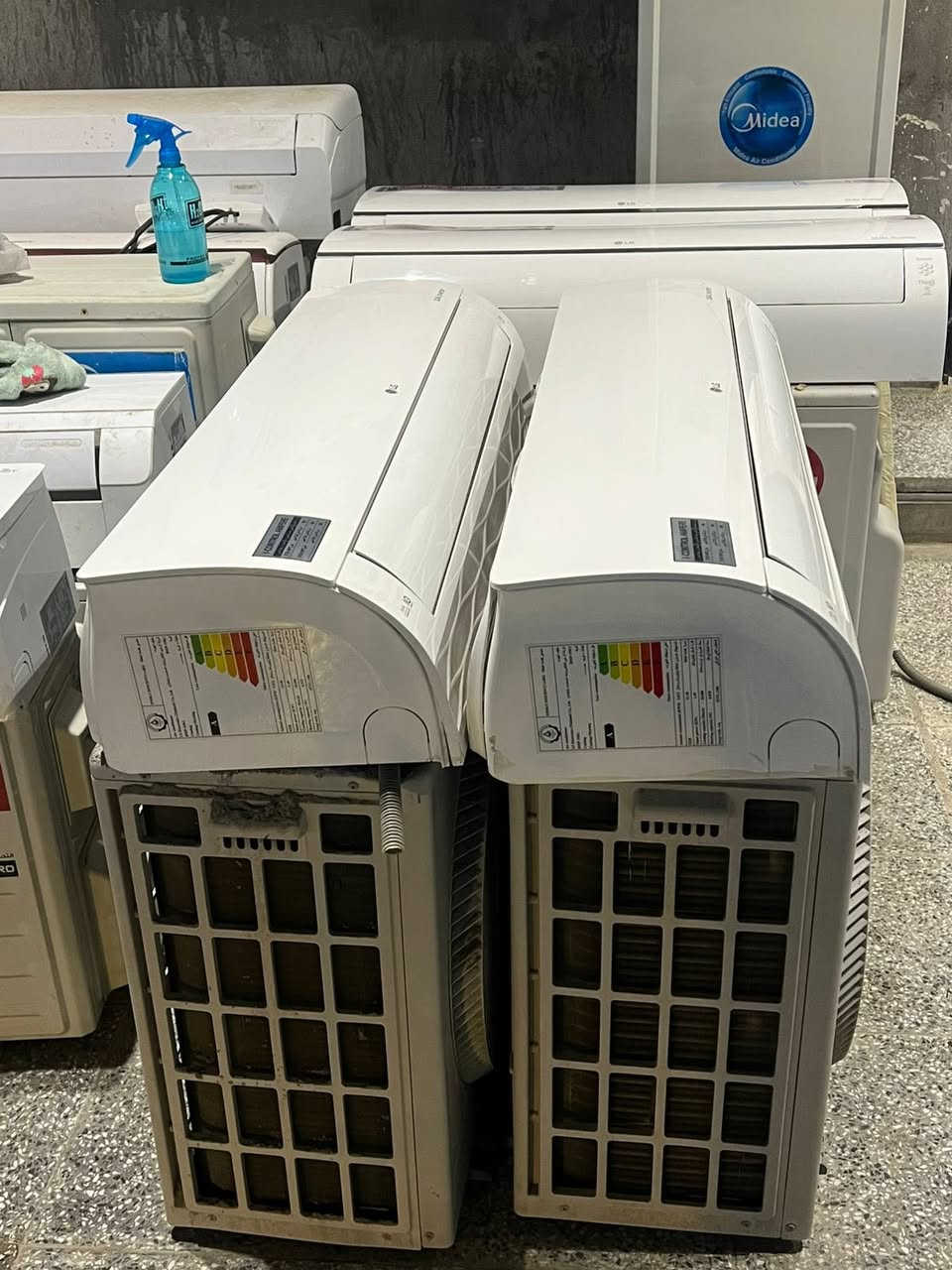 السلام عليكم
سبالت نوع LG 
انفيرتر تحكم امبير 
حجم طن ونص 
عدد 3 
أجهزه نظيفه وبلاديه ومشتغلات قليل 
جدا نظيفات على وضع الشركه 
ملحقاتهن كامله وغازهن مقفول 
تدفئه تبريد 
مغسولات وجاهزات جيب وشد 
سعر القطعه 550 الف 
يوجد خدمه توصيل داخل بغداد فقط 
0771.443.0446


**إذا كنت صاحب هذا الإعلان وتريد حذفه لأي سبب، رجاءا أرسل رسالة إلى الدعم الفني**