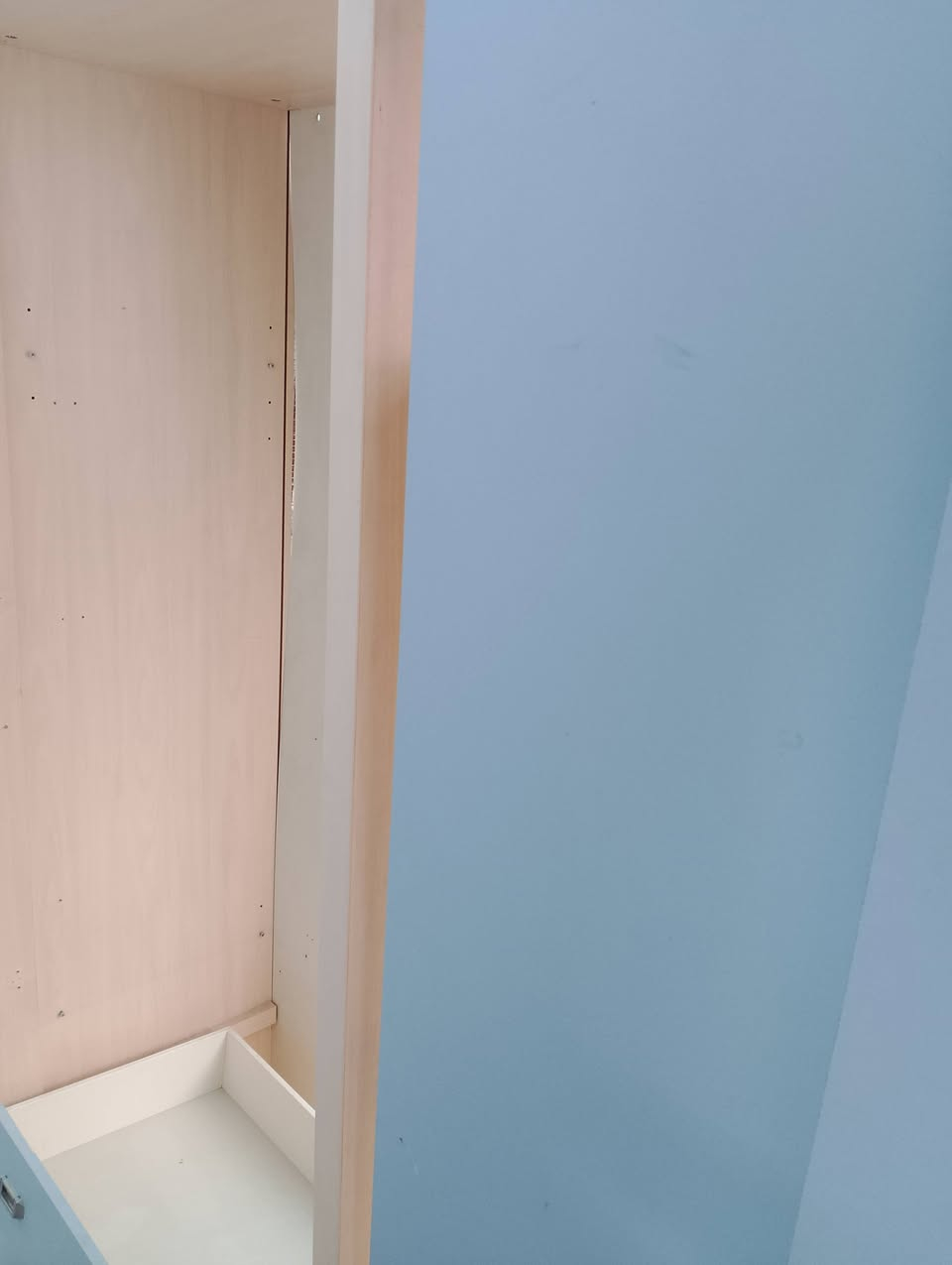 سلام عليكم قنصور للبيع اخشاب تركي نضيف اربعة ابواب ارتفاع مرتين السعر 125وبيها مجال عنوان موصل سايدين البحرين قرب جامع الطيار للاستفسار الاتصال على الرقم
***********
0751209528
