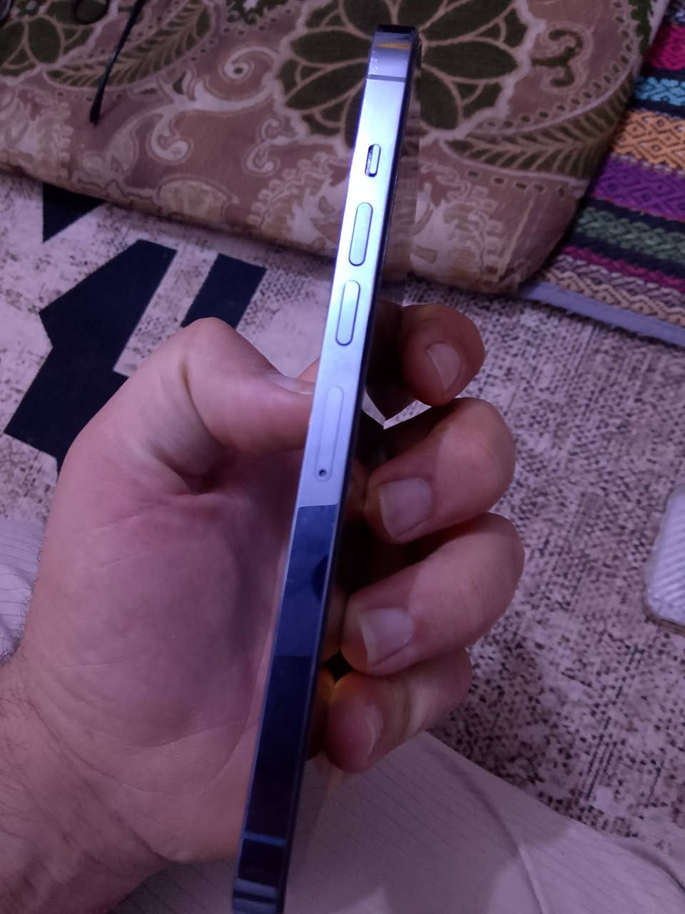 سلام عليكم عندي ايفون 13 برو ماكس وتر الجهاز بي بس فطر بلضهر وهاي صوره كلشي شغال ومكفول
السعر 650 وبي مجال 
ستفسار ***********
