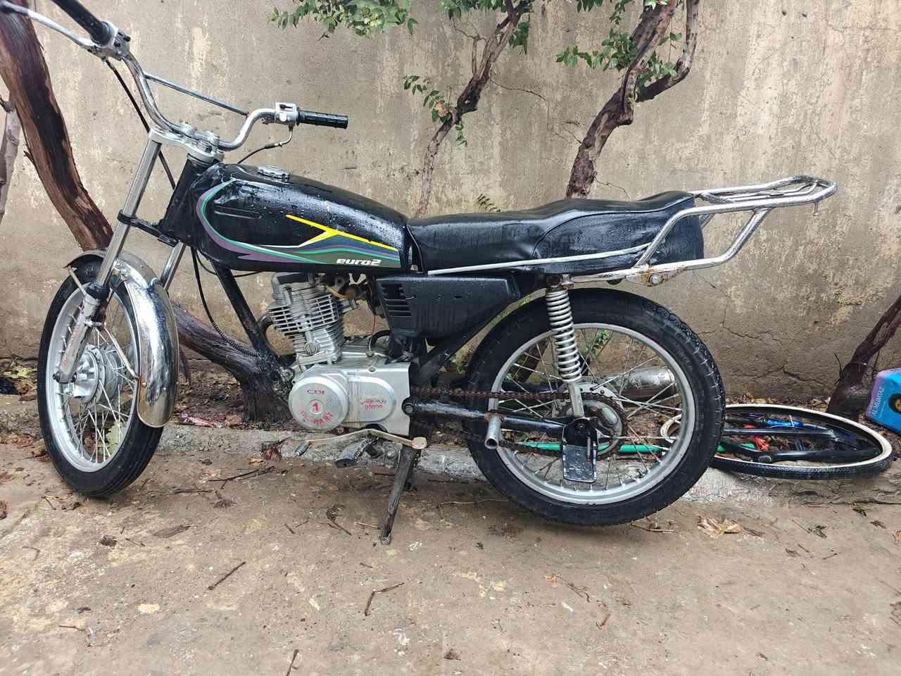 بارت للبيع محرك نشط اخرس لاصرف ولادخان سعر 200وبيه مجال قليل استفسار 0781 685 7614
