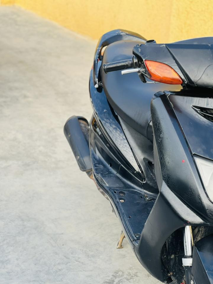 سلام عليكم سكنس البيع نضيفه كلش ٤٠٠ بيه مجال***********
