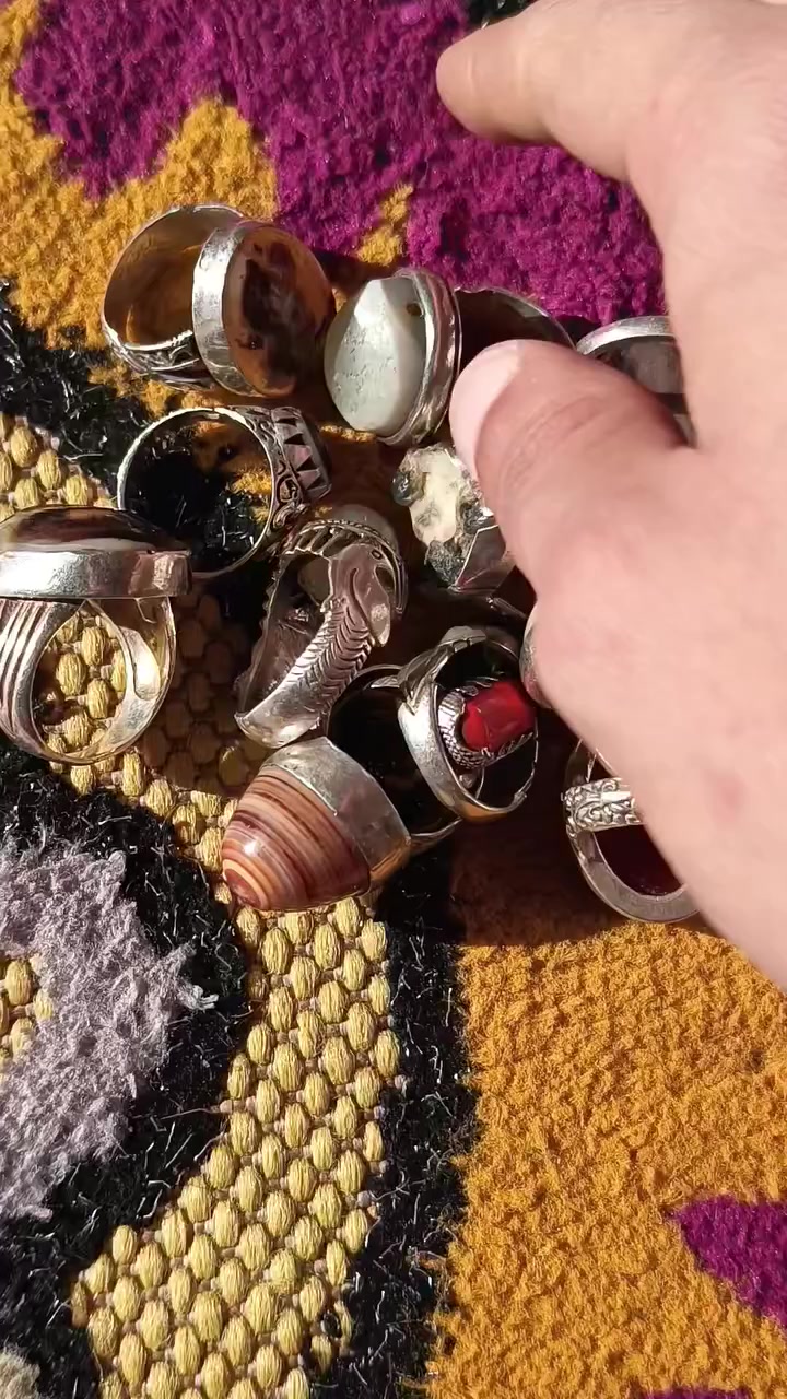 12 خاتم صياغات يدويه اغلبهن ثقيل للبيع شلع المجموعة كاملة


**إذا كنت صاحب هذا الإعلان وتريد حذفه لأي سبب، رجاءا أرسل رسالة إلى الدعم الفني**