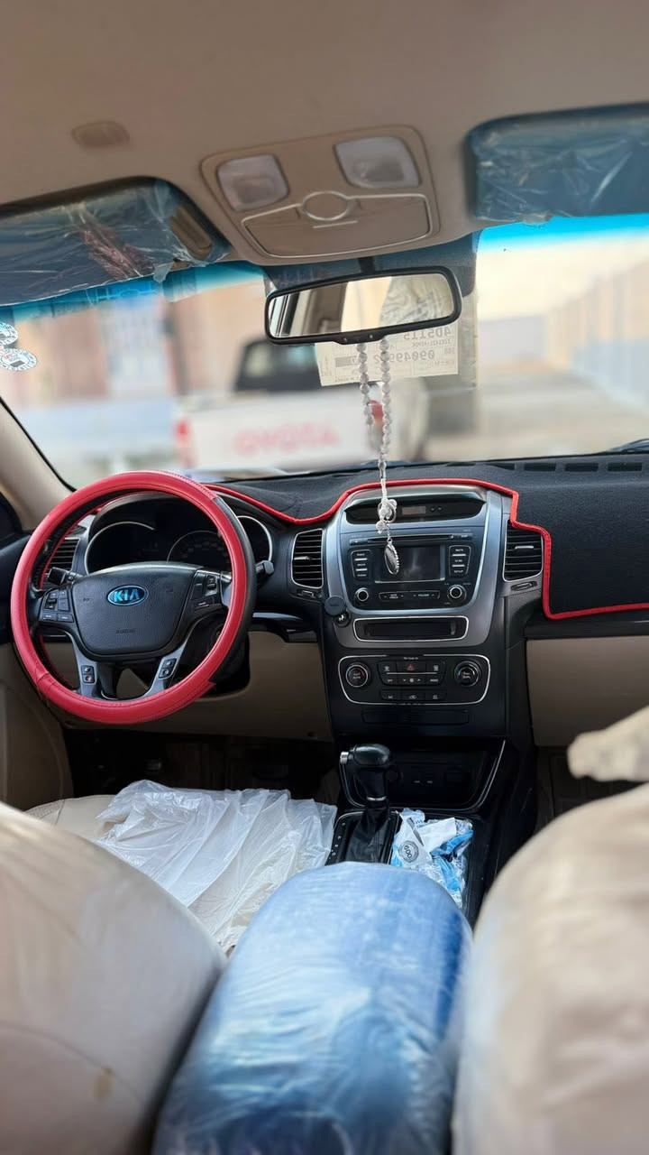كيا سورنتو موديل 13 
محرك 6سلندر 
خليجي بيها صبغ بدون بارد ولا معجون موضح بسونار قطعتين 
محركها مفتوح  سيار ب 6سلندر يجي بي رواجز يسوهن حتا مدك دوانز 
كشن سائق كهرباء امري شفط 
رقمها اربيل وبسمي سياره تشتريها احولك ياها بسرعه 
مكاني رمادي 
   سعر 155 وبيها شي بسيط حك جيه 

رقمي *********** 

رجاءً الي مايشتري لا يتصل ولا يكسر بسعر سياره
