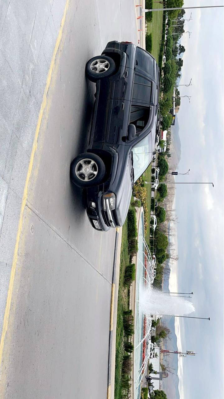 السلام عليكم
بلايزر ٢٠٠٧ مواصفات LS 

مكفوله من الصبغ والضربه 

فتحه سقف 

شاشه اعطال 

تبريد قطعتين 

منضومه تبريد جديده 

باتري جديد

تخم تاير جديد 

سياره جاهزه 

سياره نضيفه 

رقم سليمانيه  الجديد تحويل مباشر 

السياره موجوده بغداد 

السعر ١١٠ 

***********
