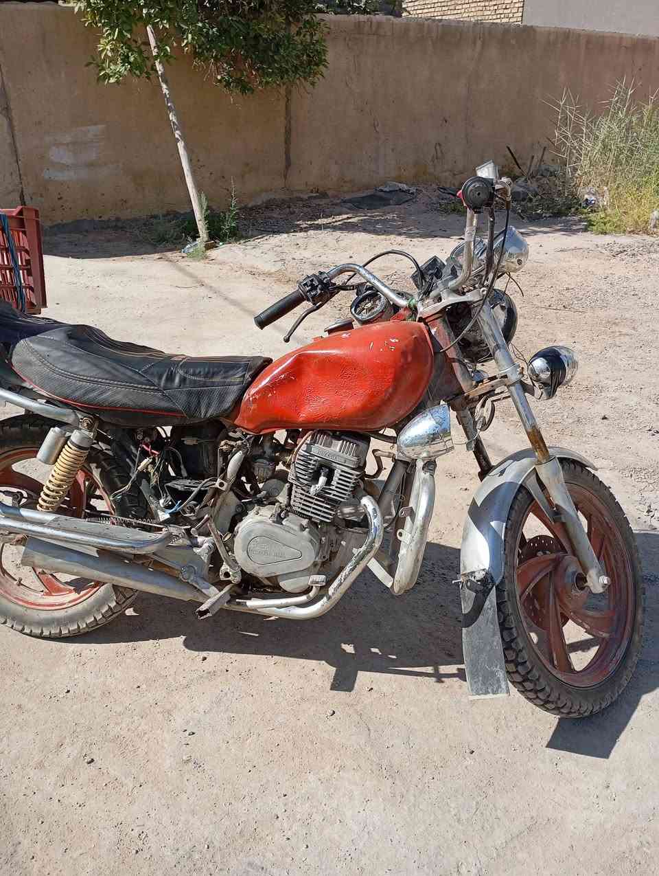 دراجه جونده رقم ابيض للبيع  السعر 300 مكلف بالنشر شراي يتصل عالرقم *********** المكان حله جسر الهنود

