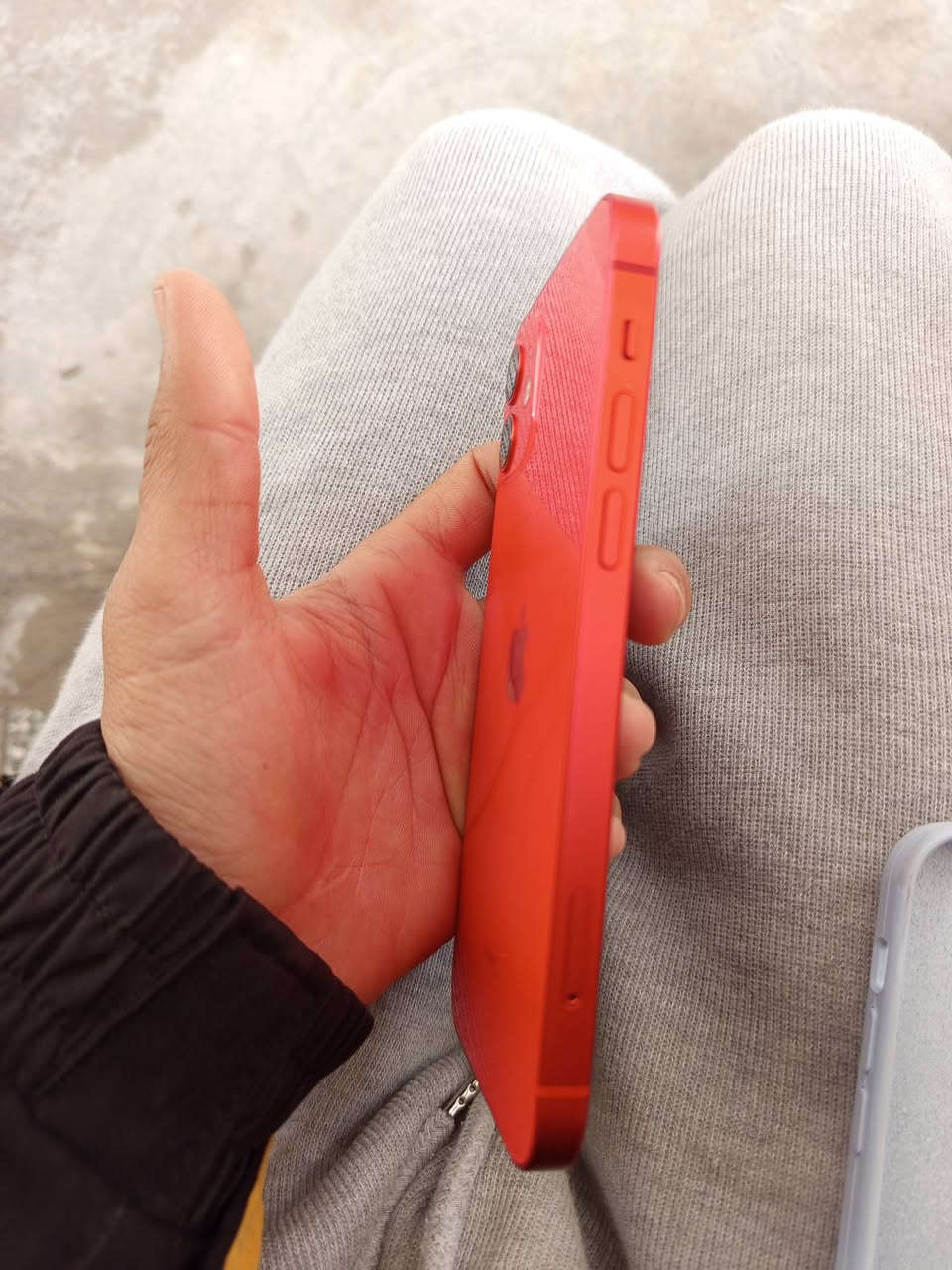 السلام عليكم متاح
ايفون ١٢عادي 
بطاريه ٧٤بلادي 
ذاكره ١٢٨
شرق اوسط 
ضمان الماستر 
مكفول من فتح وصيانه 
كلشي بلادي 
مراوس بدراجه 
مكان بابل حله سياحي 
***********
