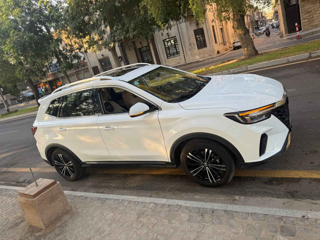 السلام عليكم من رخصة الادمن
ام جي Rx5 ٢٠٢٣خليجي ماشية ٤١ الف كيلو بدون صبغ بدون ضرر بيها فقط بارد كلش قليلي باب الخلفي وبعدها بالضمان مال الشركة بصمة بانوراما كاملة تبريد قطعتين محرك ١٥ توربو كامرات تخم تغيرات جدد كاملات سنوية ٢٠٢٨ تخلص السعر ١٣٢ وبيها مجال رقمها بغداد مكاني بغداد السعدون للاستفسار خاص او اتصال على ***********
