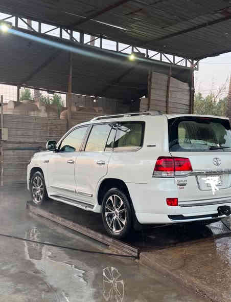 السلام عليكم اخوان للبيع 
لاندكروز 2020 
مواصفات ساز معروفه 
من شاشات ودواخل جلد وحساسات فول السياره 
السياره بيه حادث بجم بس ما متاذي وبيه كم قطعه صبغ ابيعه صبخ عام 
السياره رايده 410$ (اربع دفاتر وعشر اوراق ) 
مكانه بغداد وبالحله ايضا 
*********** 
وبيه مجال للي يشتري ❤️ بغداد
