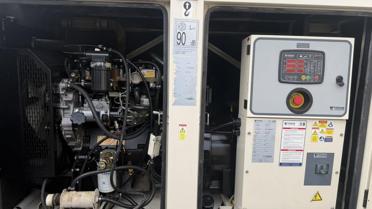 متوفر مولدتين ديزل بيركنز انكليزي للبيع بحالة تضاهي الجديدة من وكالة TEKSAN

PERKINS 🇬🇧

🔹 20 KVA 

‏🔹 60 KVA

✔️ مستخدمات استخدام خفيف جداً
✔️ نظافة واضحة 
✔️ فحص كامل – ما بيهن أي خلل
✔️ تشغيل هادئ
✔️ جاهزات للحمل و التشغيل 100٪

📍 العنوان: [ اربيل ]

📞 رقم الهاتف: ***********
