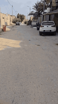 دار طابو صرف للبيع مساحه 150 م واجه 8ونص ونزال 18 يحتوي على غرفتين وصاله واستقبال وصحيات داخليه وخارجيه بناء طابوق سقف كونكريت مسلح درجه اولى البناء 2024 مطلوب اسكان... منطقه العربيه قرب مشرعه العباس للاستفسار الاتصال على صاحب الدار مباشرتا ***********
