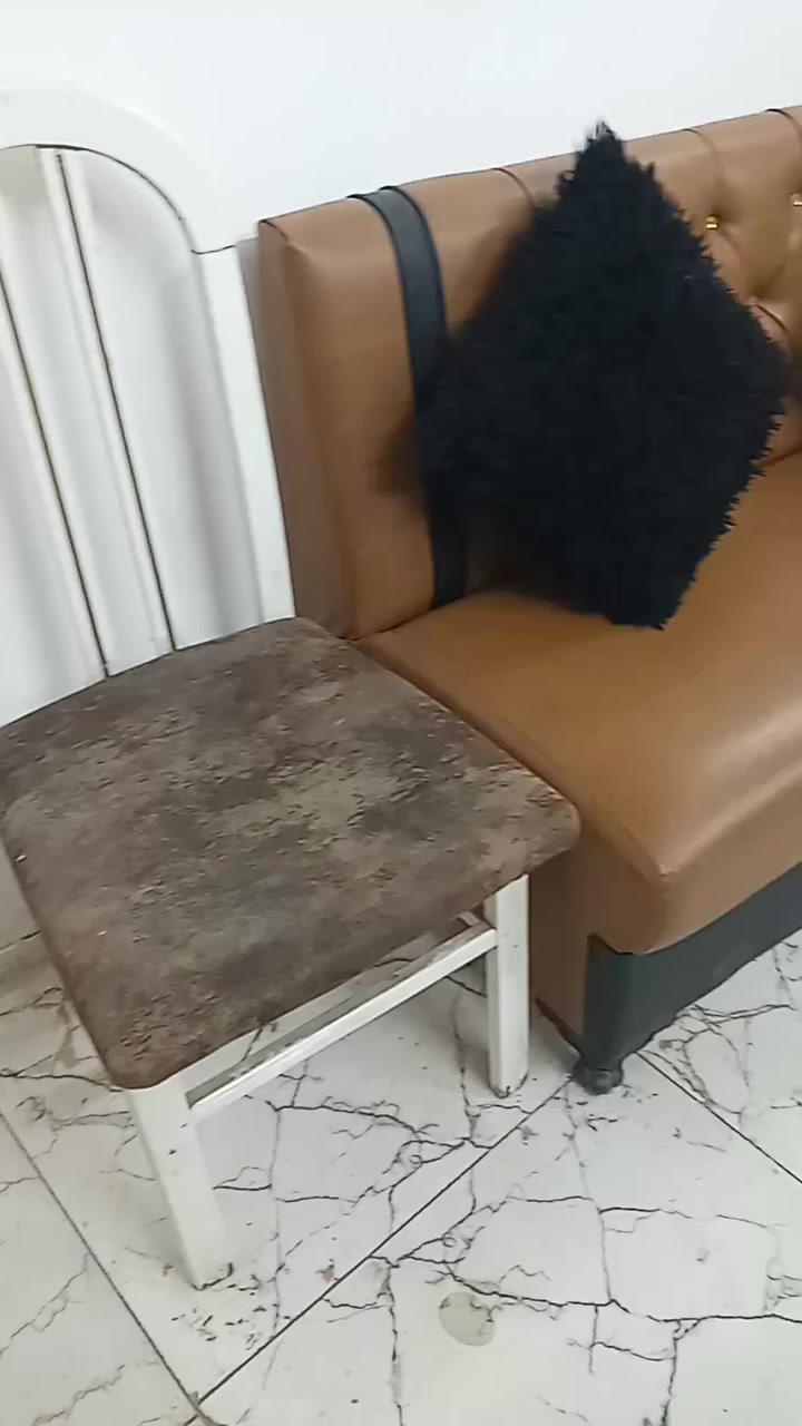 بيع تخم قنفات جلد مع طبلات مع بردات  بسعر مناسب ،،
وبيع فاترينه  عرض ضوئيه وفاترينه جداريه هيه والغراض البيهه، استفسار واتساب ***********
