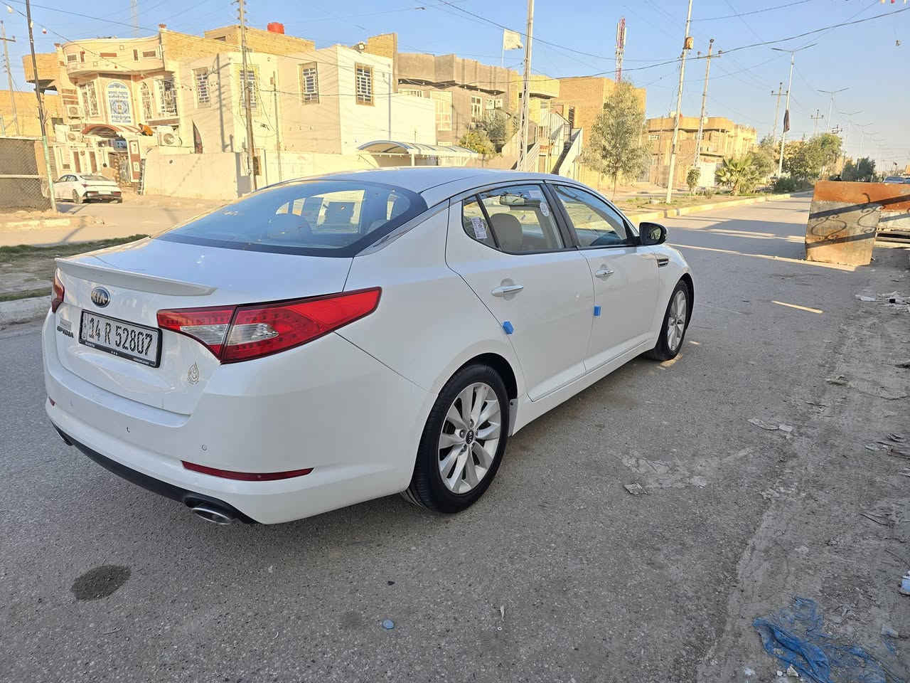 السلام عليكم كيا اوبتيما خليجي موديل ( 2014 ) فول مواصفات واحد 1️⃣ على واحد 1️⃣ قماره حديد محرك 2400 دوش مكفوله  من الضربه والتبديل بيه رشت صبغ الأبواب عل طرف داير جاملغ خلفي جهة سائق شرط شخط مال ستوته لا ضربه داخليه ولامعجون سياره جديده جدا جاهزه من كلشي كير مكينه حداديه تبريد تخم تاير كهربائيات مواصفات سياره بصمة تشغيل + بصمة أبواب + كشنات جلد + 5 ويل كب + شفتات استيرن + حساس خلفي + كامره + مرايات شفط + اشاره بالمري + نيكل خارجي وداخلي + تبريد بيانو + لد امامي خلفي رقم دولي انكليزي باسم ولد صديقنه تحويل مباشر سنويه وهزه لغاية 2030 مكان سياره ناصريه مركز للاتصال 

( ‭0781 069 5272‬ ) 

او  وات ساب ( ‭ 0786 979 2983‬ )

السعر ( 142 ) رجااا بس شراي يتصل
