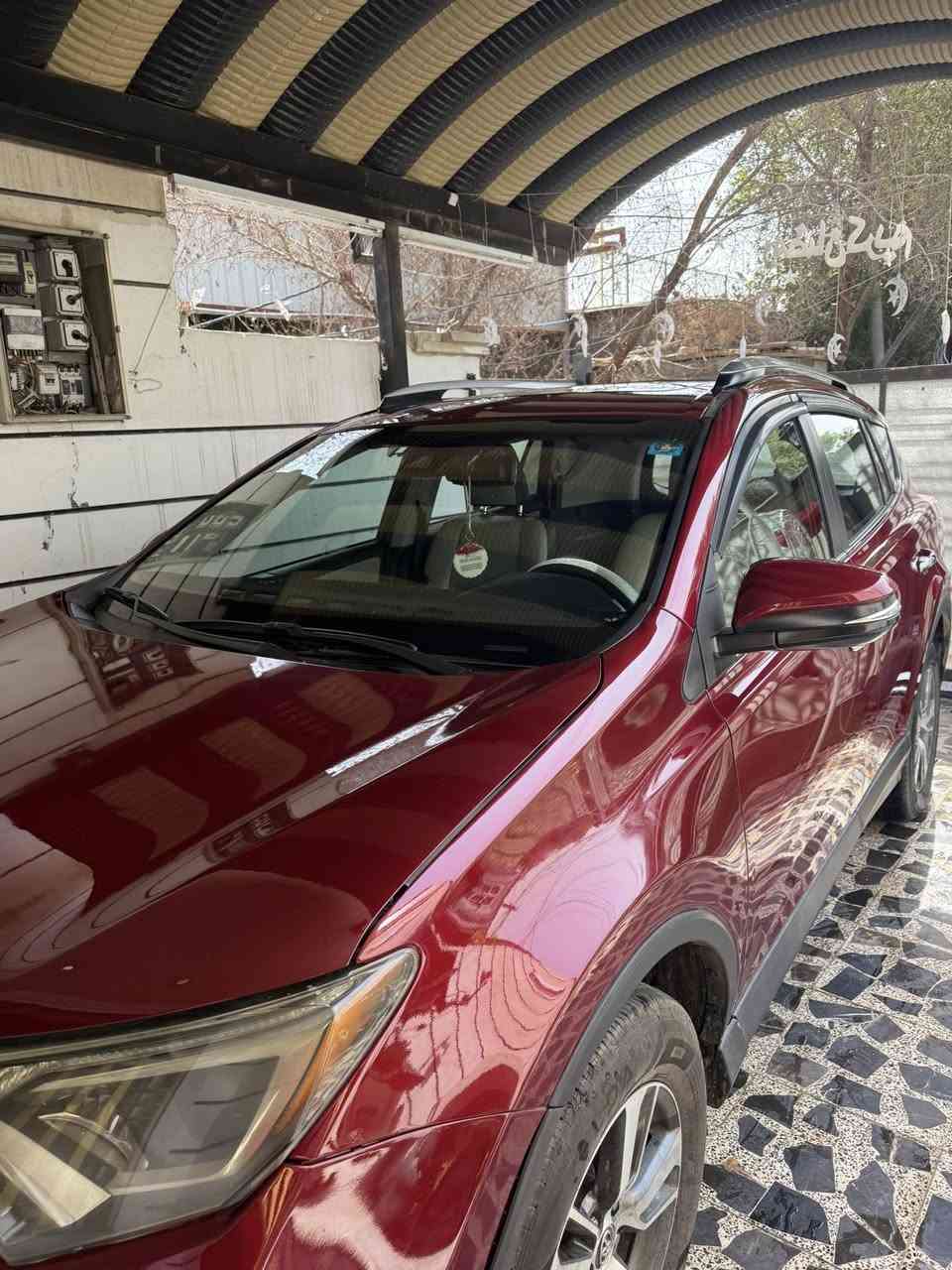 السلام عليكم من رخصت الادمن سيارة تيوتا راف فور 2018ماروني للبيع السعر 170 وبيهة مجال ***********
