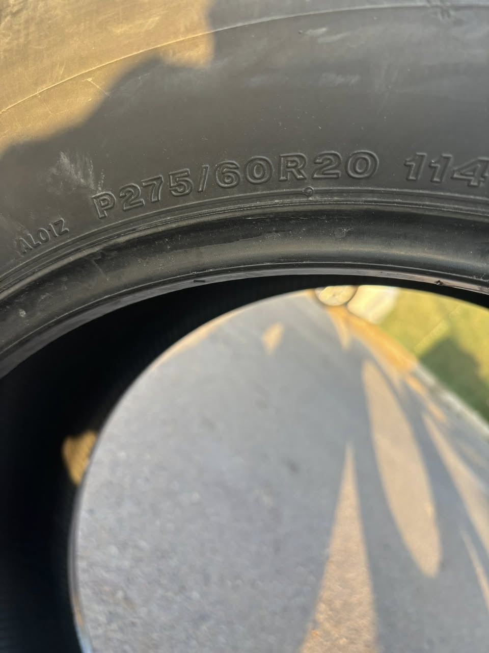 السلام عليكم عندي تخم تاير بريجستون اصلي مال تاهو واحد بي ركعة وفتيلة والثاني بي فتيلة والثالث والرابع جدد بدون اي شي قياس 275/60/20 اليريدهن يتصل علية ***********

