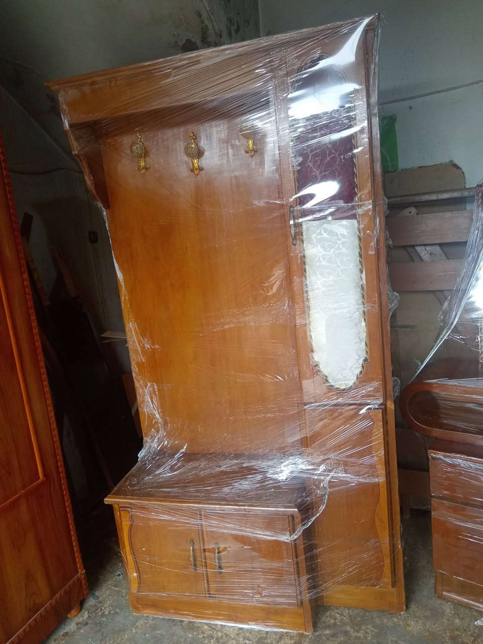 غرفه نوم للبيع السعر 400 وبيها مجال اتصال على هذا الرقم ***********
