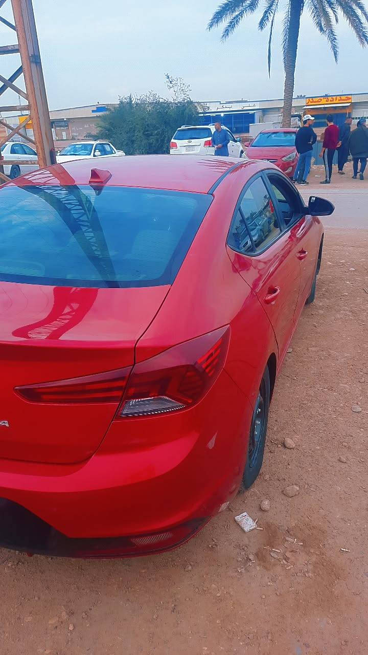 النتره موديل ٢٠ نص فول السياره جديده محرك كير مكفول كير AT الحادث جاملق وربع من الباب وشويه بلبنيد السعر ١٣٠ وبيهه مجال التصال *********** سياره موجوده بغداد اليوسفية
