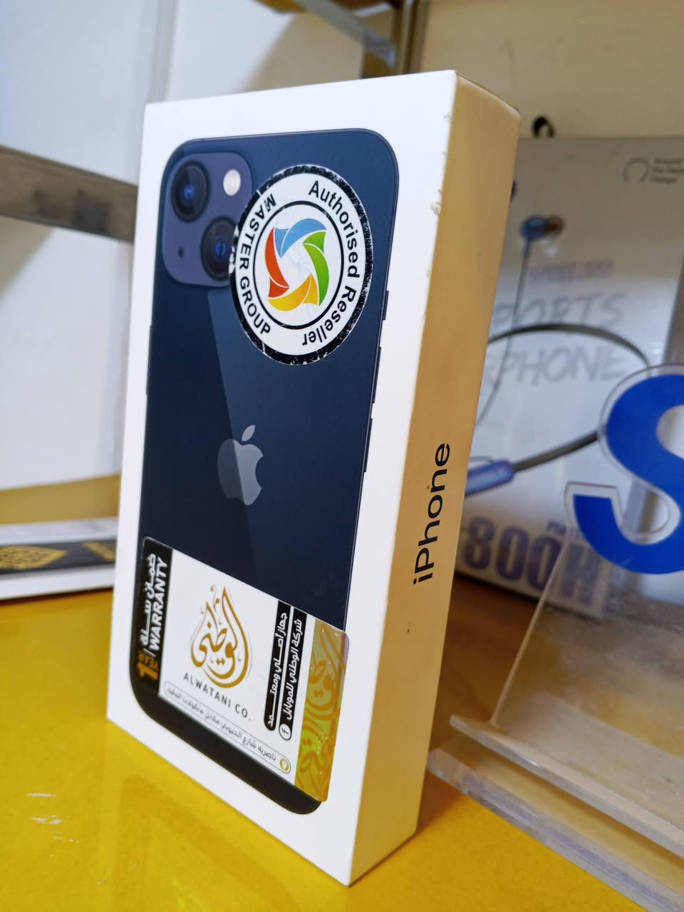 ايفون 13كامرتين شرق اوسط ماستر كارتون لاصلي جهاز مكفول ذاكرة 128وبطاريه 93 نظيف كلش ***********الناصريه قرب المدينه المائيه
