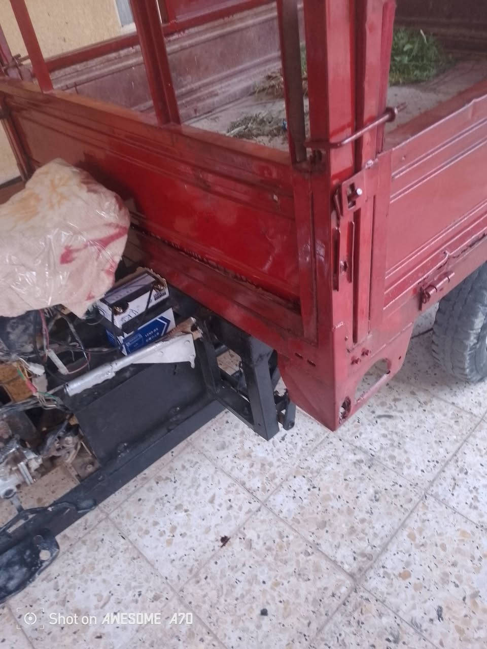 سلام عليكم ستوته اللبيع مكفوله وراق صولي كله جديد ستوني معمره ما ناقصه شي سلف هندر
المكان ميسان قلعه الصالح السعر 800 وبيه مجال
***********
