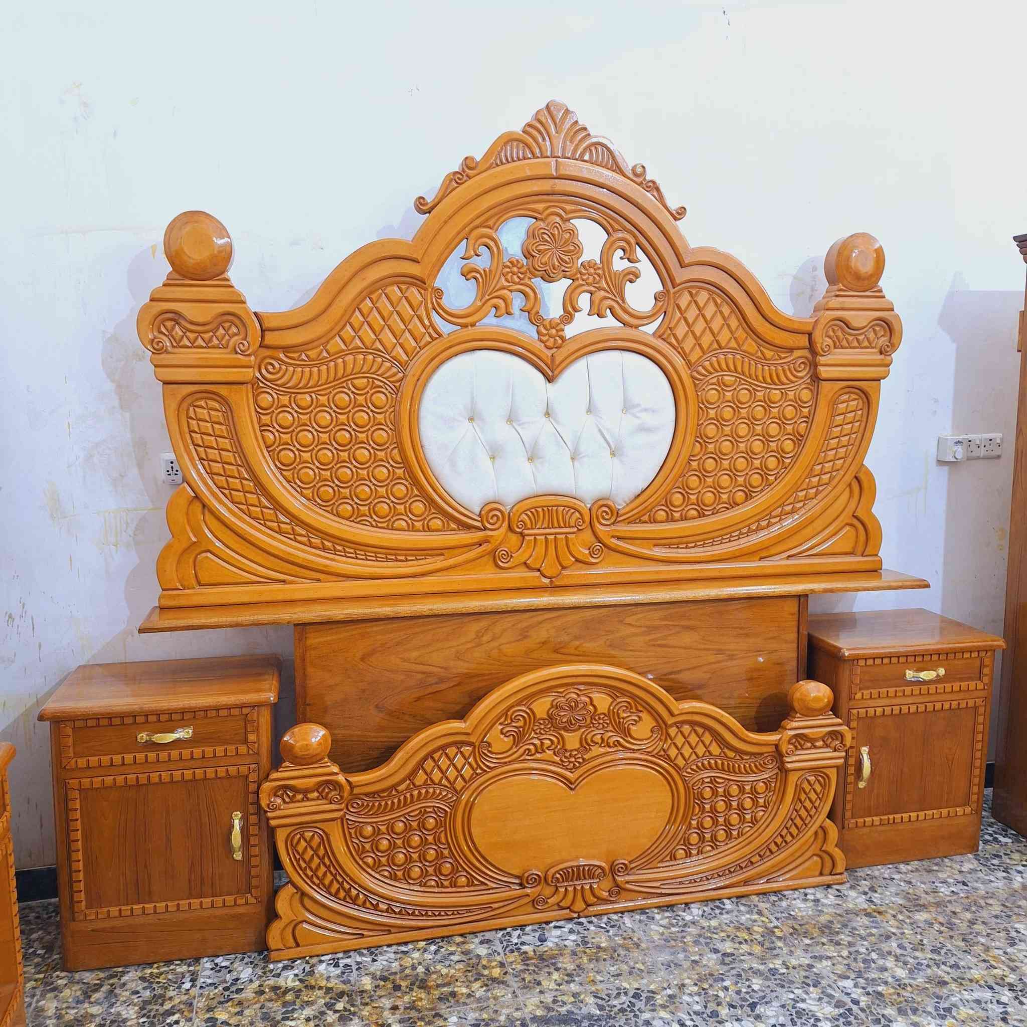 غرفه مستخدم اخت الجديده ثقيله جدآ للإستفسار ***********
