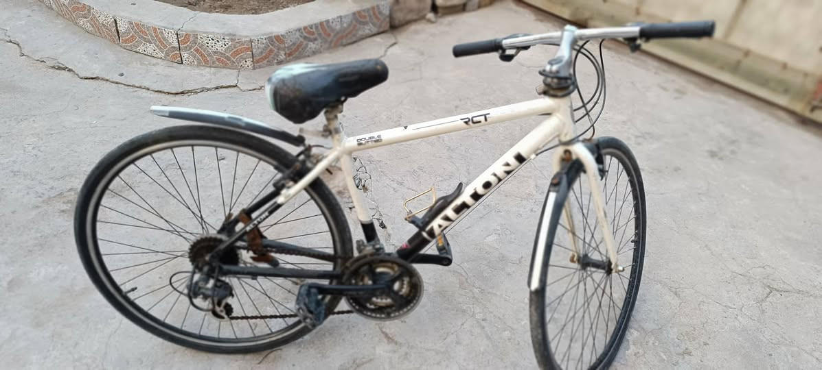 سلام وعليكم متاح بايسكل ياباني فافون نضيف كلش كلشي بي شغال بريك خلفي وامامي + بداله شغاله مابي اي نقص السعر 110 العنوان البصرة / القبله / حي المهندسين.. الاستفسار ع الرقم ***********
