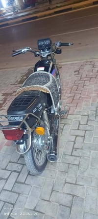 الحلال للبيع شاصي١٧ والاغراض كلها٢٥ اليحب يقتنيها يدلل اتصال او الخاص ...