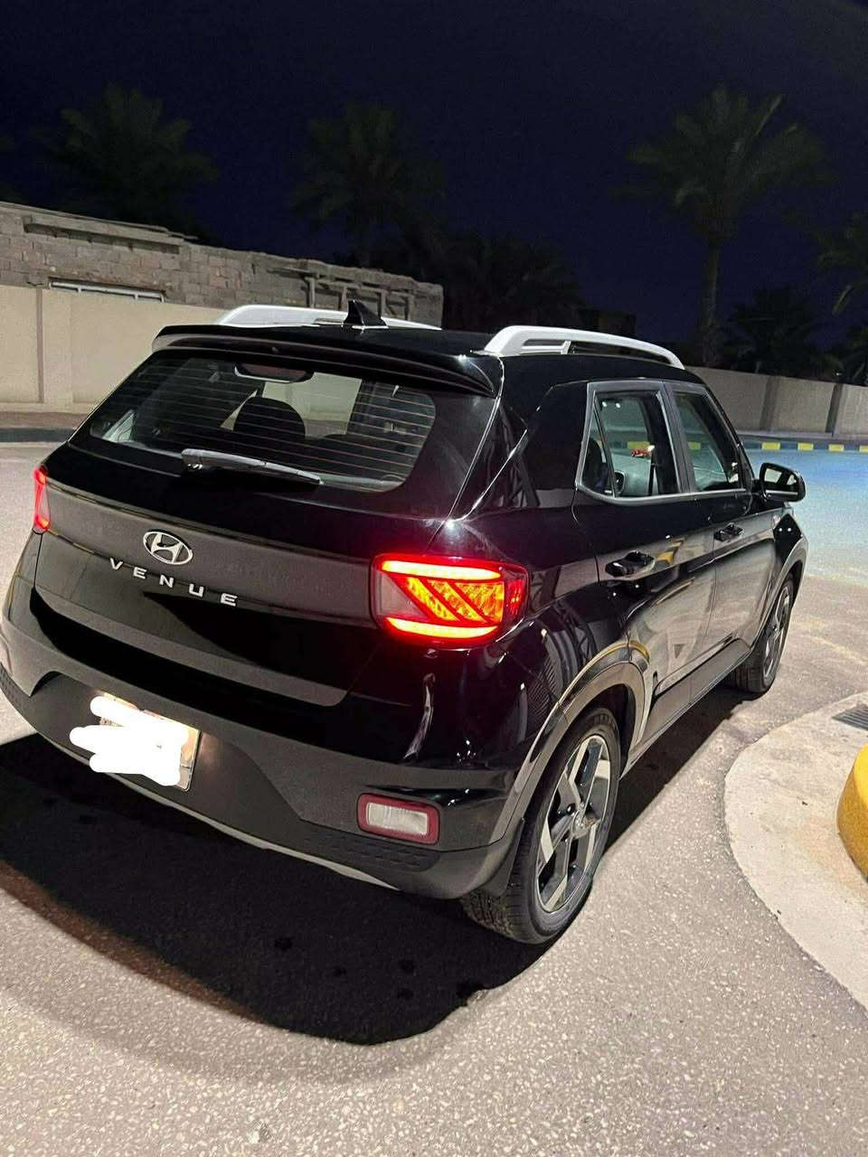 هونداي ڤينو للبيع موديل ٢٠٢١
رقم بغداد انكليزي

 فول مواصفات ماشيه ٢٢ محرك 1600 دبل نوزل

فتحة سقف-بصمة-تشغيل عن بعد-تحديد مسار-حساسات امامية وخلفية-اشاير بالمري

حادثها جاملغ وبنيد بدون دواخل وقطعة صبغ بالباب عكس السايق اثر ضربة تكتك بباب البيت

سعر ١٢٤ورقة وبي مجال 

الاتصال على الرقم ***********
