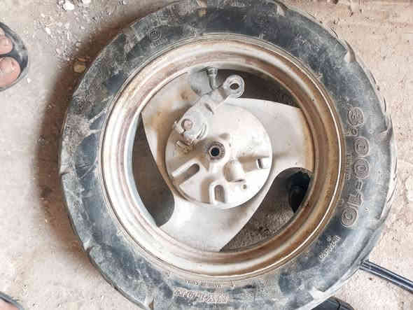 اويلاه بطه ٦٠ امامي او خلفي  تايراتهن انضاف حيل الواحد اب١٠ اعقول خطين الواحد ١٠ او جنطه كامله مال بطه هيه او كشنه ١٠ المكان المسيب ***********
