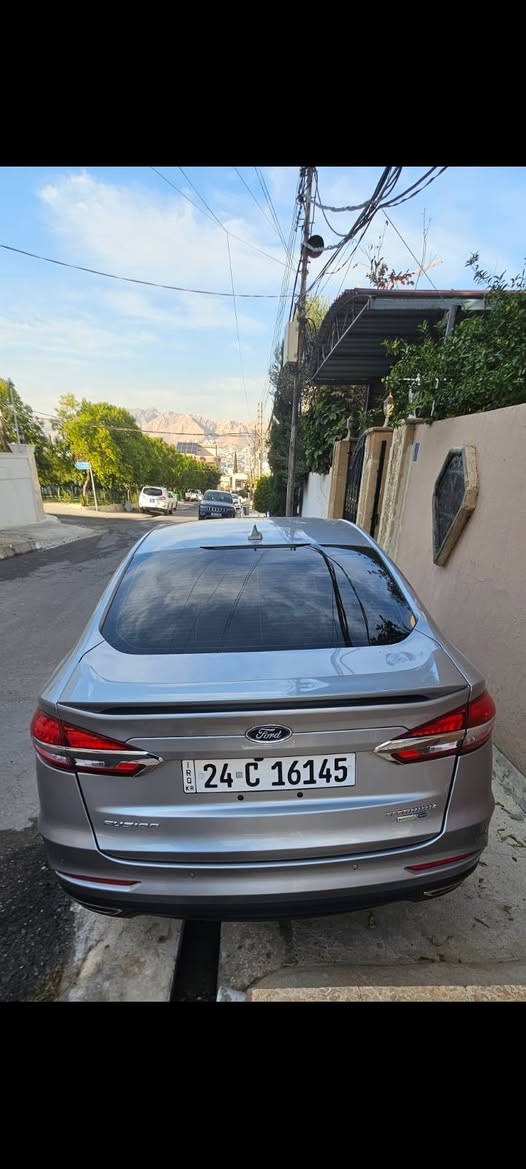 فيوجن اعلى مواصفات تيتانيوم
جملغ وربع بوند صبغ بدون دواخل ايرباكات
ماشية ٦٠الف ميل
كلشي بشرط گير ومكينة وتبريد وكهربائيات
المكان دهوك
للتواصل 
*********** واتساب دهوك, العراق
