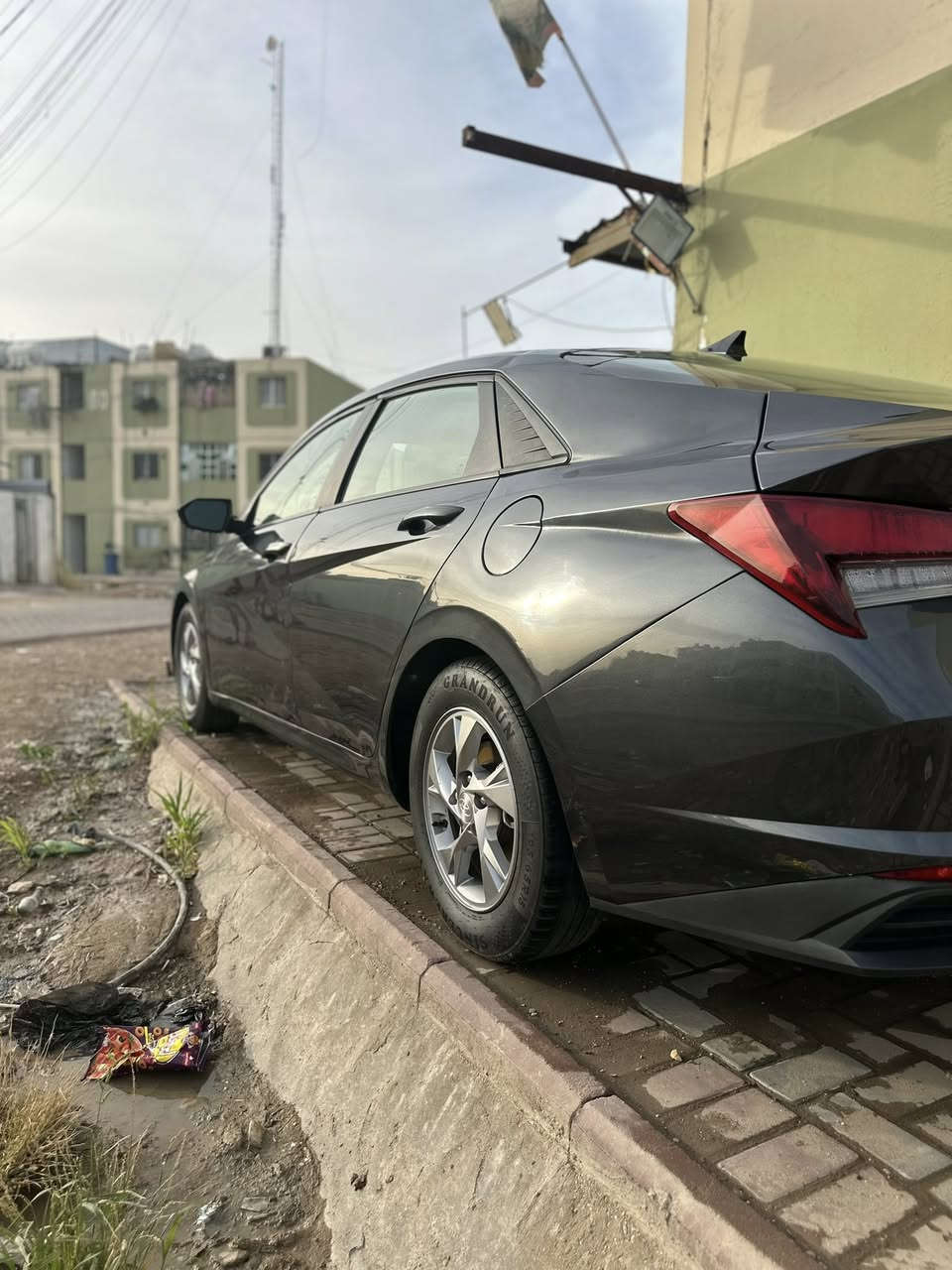 السلام عليكم النترا موديل 21رقم اربيل باسمي شرط التحويل مكاني بغداد السيارة خير من الله ربع مذب عليها مال بيت ونضيفة كلش دوشمة كاملة ارضية جلد تحكمات حساسات ومعروفة بعد المواصفات البيها وسعرها 145وبيها مجال حق الجية رقمي ***********
