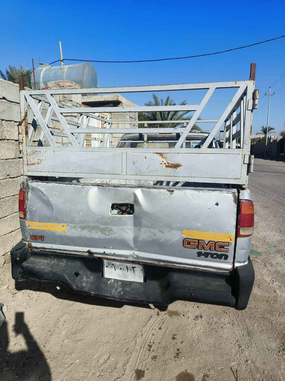 ‏جمسي
‏محرك كيا 
‏سيارة جاهزه من كلشي
‏السيارة ماشيه معاملة تحويل من الصبح 
‏موديل  98
‏العنوان تكريت 
‏السعر :15
‏وبيها حك الجيه 
‏للاستفسار:***********
