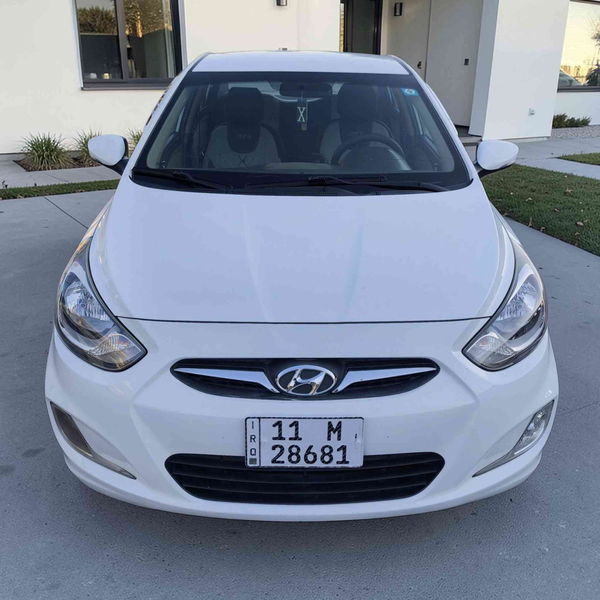 اكسنت 2015 خليجي الشركه العامه مكفولة من الصبغ والحادث
رقم بغداد بأسمي شخصيآ سنويه وهزه و رقم جديد 
محرك 1600 دوش قطرتين
السياره حلوه الكير و المحرك بلاديات تدفئة تبريد ثلج 

بيها ملاحظات بسيطه موضحه بالصور
السعر 112 
*********** اتصال فقط
مكاني بغداد /السيديه
