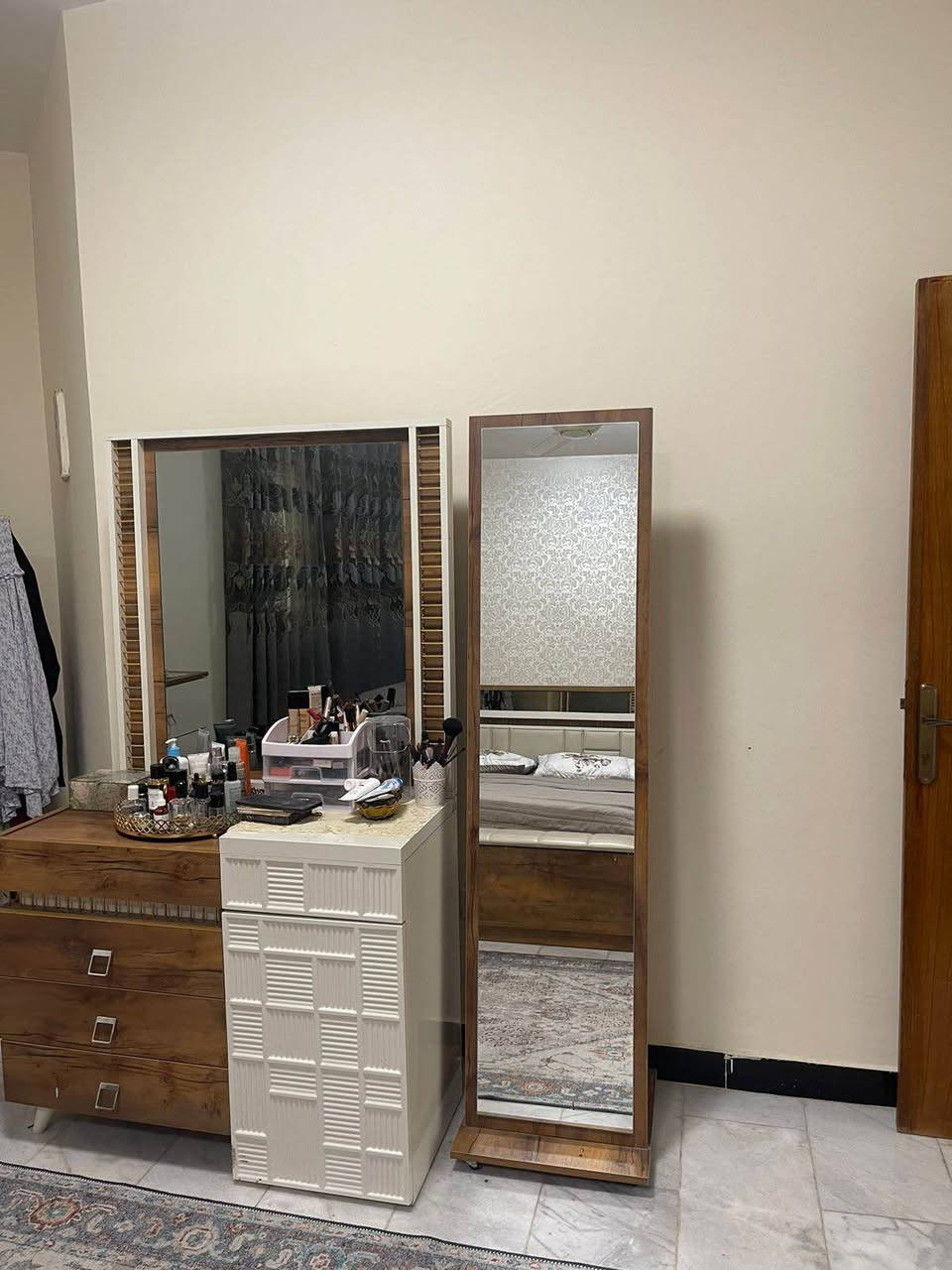 نجار فتح وشد وصيانة كل انواع الموبيليا غرف كاونترات مكاتب يوجد كادر تحميل وسيارة نقل في البصرة *********** البصرة, العراق
