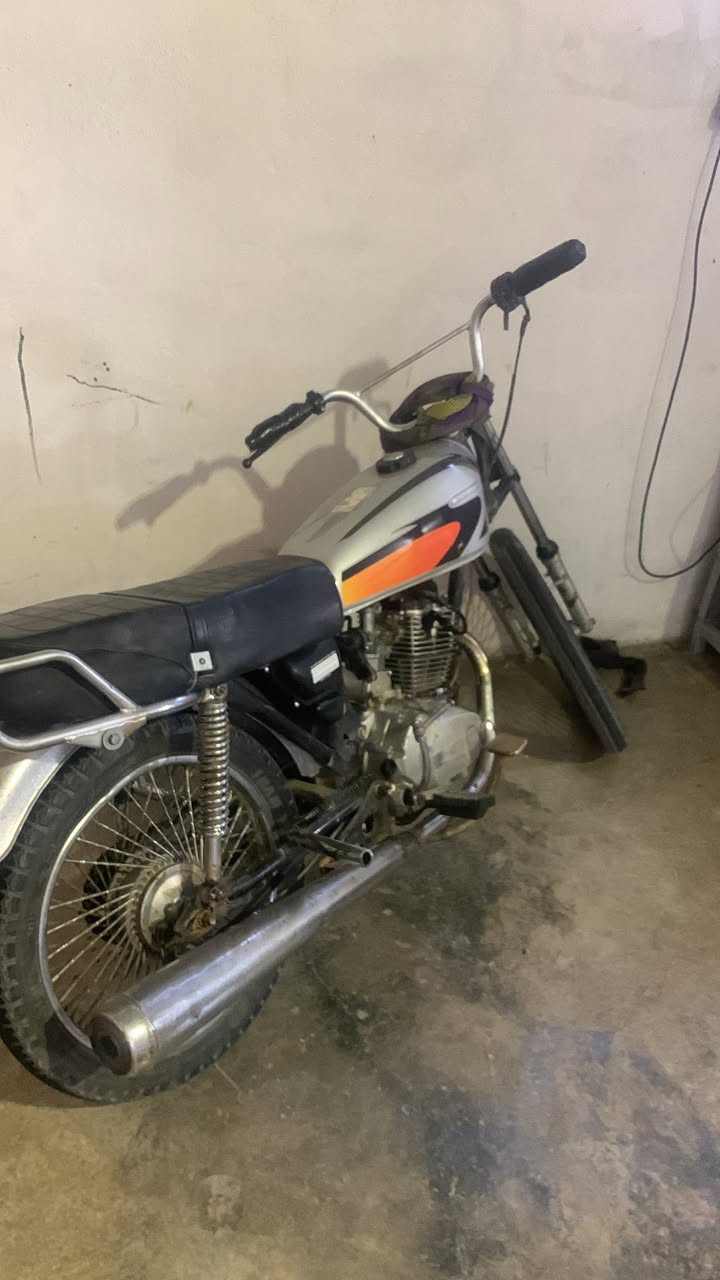 دراجه للبيع متروكه علا اثر الترك بيه صوت بل محرك السعر ١٨٠قفل الرقم ***********
