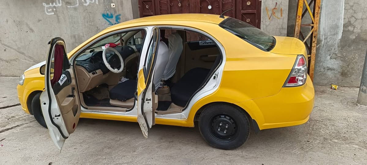 سلام وعليكم شباب افيوو للبيع موديل 2009 داخل لونين 
محرك كير شرط رقم نينوى كاربون بانزين بيها بدون ضرر بدون دواخل الاستفسار اكثر عل رقم ***********السعر 50 وبيها مجال للطيبين
