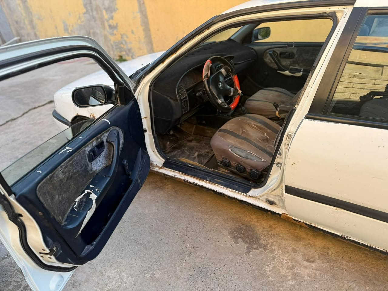 نيسان برايمر موديل 92 سنويه لل 29 كير ومحرك شرط محرك حجم 16
كابون بانزين شرط الوكالة والتحويل 
العنوان كيارة ***********

