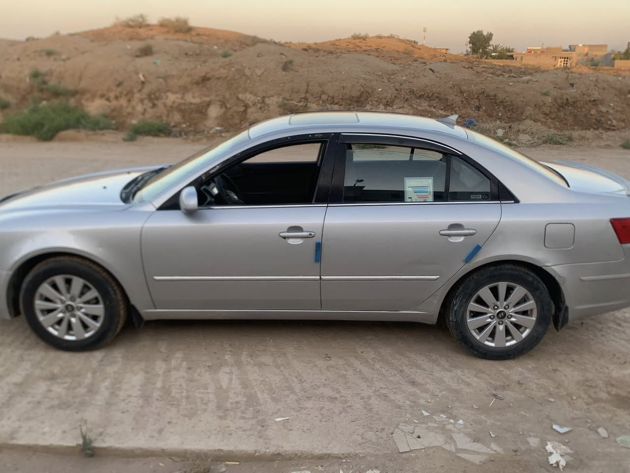 سوناتا 2009امريكية محرك2400 بيه قطعتين جاملغ خلفي صبغ امامي فقط كلير راعية بلزبيدية سعر 115 وبيه مجال بسيط الاستفسار ***********
