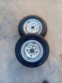 زوج تايرات • ٣٥ • قفل
