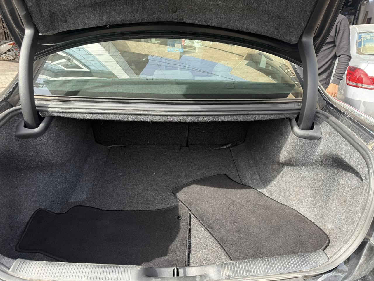 للبيع جارجر Gt
الموديل:2023
العداد : 6  الاف
اللون: اسود
المحرك : 3600:V6
المواصفات :
نسخة GT
شاشه كبيرة مع نظام ملاحة نفكيشن GPS .
ويل قياس 20 انج .
تشغيل عن بعد .
محدد سرعة .
تلفون بلوتوث .
كاميرا خلفية ..
دخول ذكي (بصمة)
وبقيه مواصفات المعروفه
رقم بغداد  بسمي شرط التحويل
عنوان بغداد
البنيد نفسه مصلح ومصبوغ
الجاملغ مبدل ومصبوع
والباب مصلح ومصبوغ على كد التصليح
والغد نفسه مصلح
السياره مابيها تبديل هواي فقط جاملغ مبدل
بدون شاصي السياره حادثها جانبي مكفول المحرك والراديتر
السياره حلوه ومابيه برغي نقص
السعر 270
***********
