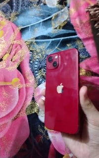للبيع عاديiPhone 13 (أحمر) سعة 256GB ❤️ • البطارية: 80% • اللون: أحمر ...