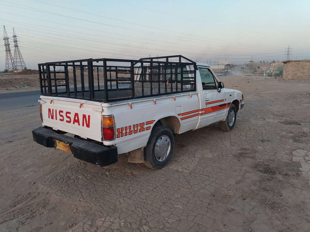 بيكم دادسن موديل 82 بيكم مال شغل حجه الفرشه جديد كهربائياته كامله ضخم تاير نظيفد ماكينه بدايه نفخ رقم صدامي نينوى صاحب الشرعي بالموصل وعندي وكاله عامه مطلقه ام الباركود ونسخه كربون مصور بيكم كلش رخيص السعر 12 ورقه وبيها مجال للطيبين عنوان البيكم موصل لايمن حي العبور***********
