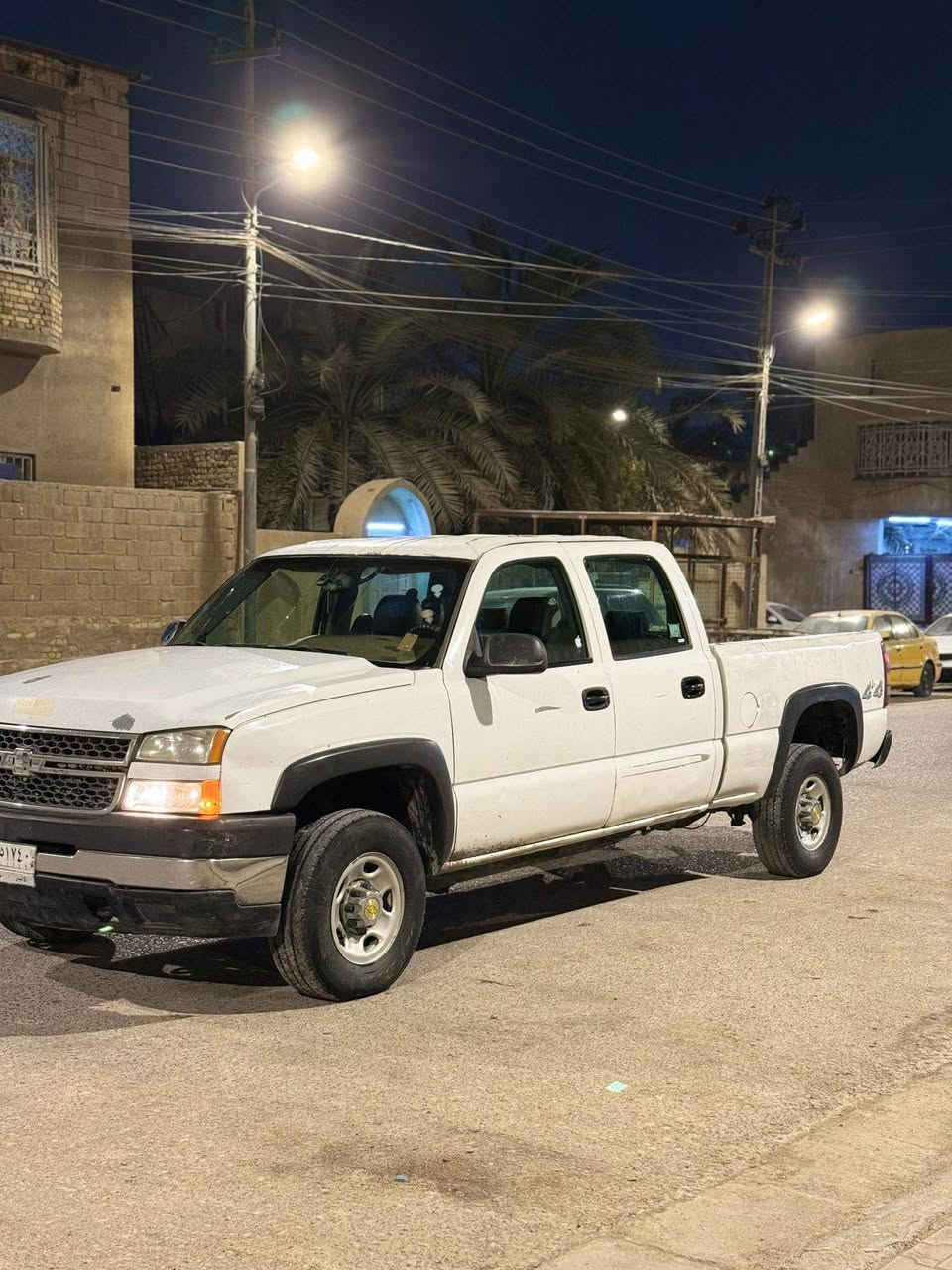 سلفرادو 2005 اصولي رقم انبار راعيها بصره والسياره هم بالبصره شرط التحويل بدون وكاله مكينه 5300 كير 1000 حداديه جاهزه تايرات نص عمر مكينه بيها تنقيص كهربائيات كلها شغاله تبريد ثلج بدي شوف العين مكفوله من الظربه والصبغ 
بيع او مراوس 
السعر 80 وبيها مجال


**إذا كنت صاحب هذا الإعلان وتريد حذفه لأي سبب، رجاءا أرسل رسالة إلى الدعم الفني**