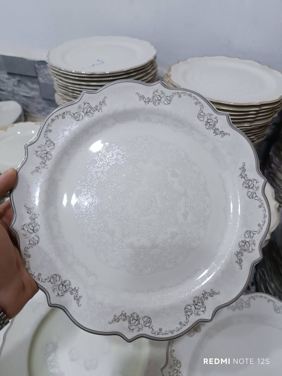 فرفوري ملكي متوفر بنقشات مختلفه 
متوفر ( ماعون شطح ؛ ماعون عميق ؛ منسف : بلم ؛ كاسة ) 
اللون والنقشه بالحقيقه احلى من الصور بهواي 
عنوان صلاح الدين/ قضاء الدور _ حي المعهد مقابل جامع الصحابه مجاور معرض الريان


**إذا كنت صاحب هذا الإعلان وتريد حذفه لأي سبب، رجاءا أرسل رسالة إلى الدعم الفني**