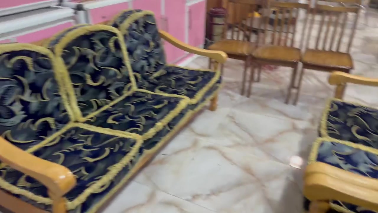 تخم كلش نضيف 
دلي عباس شارع شروين مقابل دكتور قيس
***********

