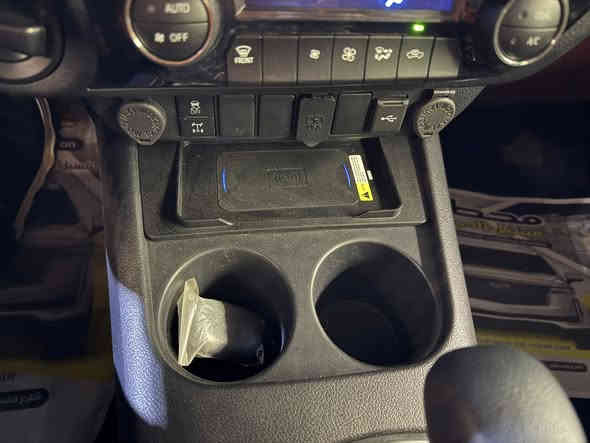 تويوتا هايلوكلس موديل ٢٠٢٥ إم رادر تي آر دي زيرو بسمي رقم اربيل المكان بغداد شارع فلسطين إم جك خلفي فول الفول 
السعر ٤٣٥ ورقه وبيها مجال 
الاتصال ***********
— ‏￼‏يشعر بـ‏الهدوء‏
