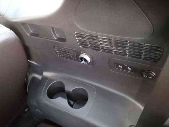 السلام عليكم 
سنتافيه موديل ١٩ خليجي
 فور ويل 
ترحيب مري 
اشاير مري 
ترحيب ابواب 
لد نهاري 
حساس امامي 
حساس خلفي 
كاميرا خلفي 
Abs
مانع انحدار وتزحلق 
محرك 6V 3500cc
كير 8سرعات 
شفتات ستيرن 
تحكمات ستيرن  
شاشه تحديد اعطال 
تبريد 3قطع 
7راكب 
كشنات كهرباء  والخلفي طوي كهربائي 
لايت زنون بلادي 
بك لايت لد بلادي 
ويل 19 كروم 
(ملاحظه فيها بارد قليل وصبغ 
في الصندوق فقط والباقي كفاله)
صيانة شركة موبس حصراً
سنويه وهزه جديده رقم سليمانيه جديد
 تحويل او وكاله جاهز
مكاني بغداد شارع السفارات
*********** وتس اب فقط
